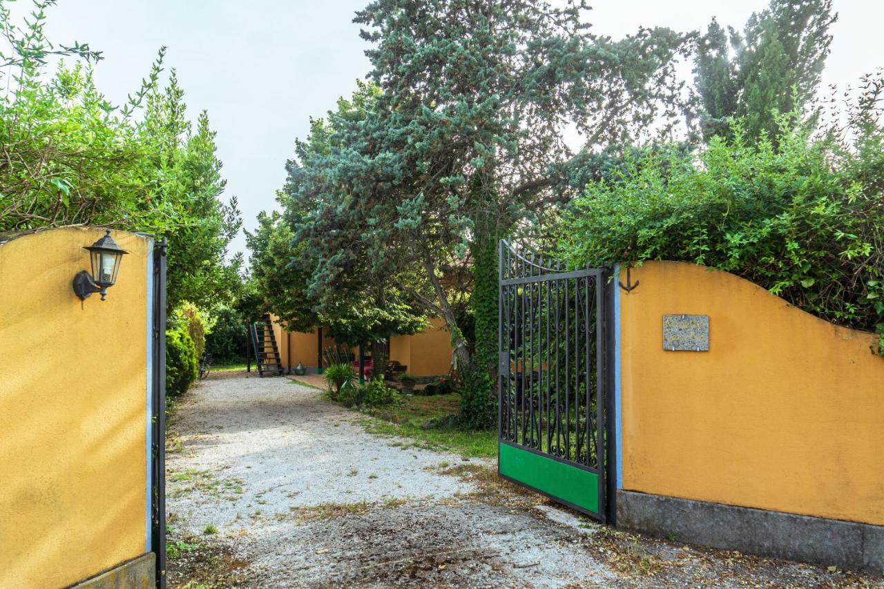 Country House Tra Lago E Mare A Sud Di Roma Villa Campoleone Bagian luar foto
